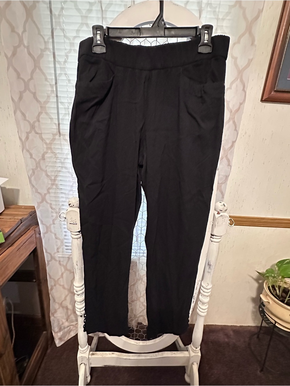 89th & Madison Black Straight-Leg Pull-On Pants